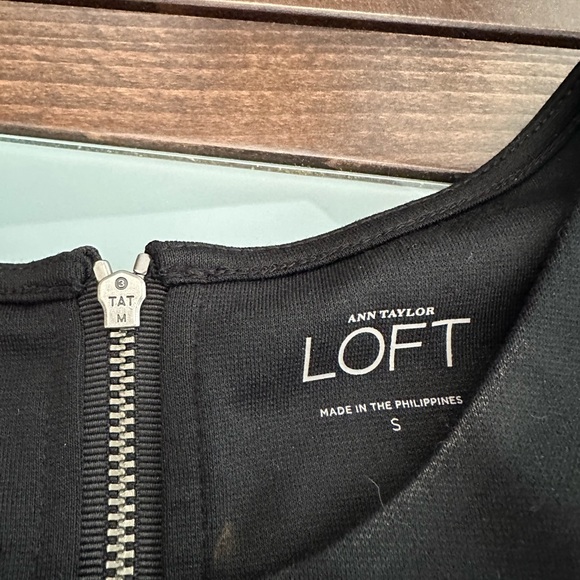 3 Loft and 1 Ann Taylor Factory tops size small - Picture 4 of 9